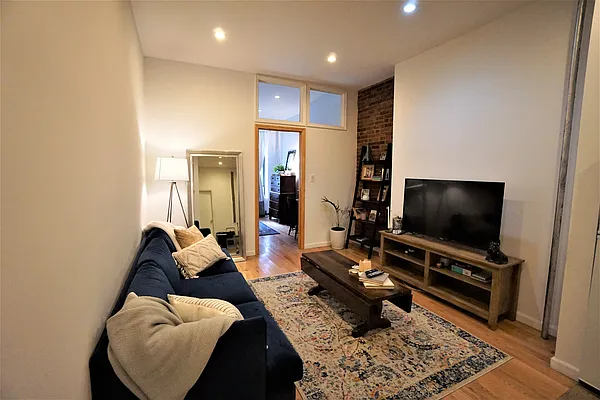 Rented by Best Apartments North Inc | media 11