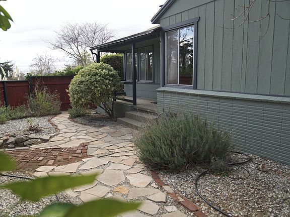 2nd image of 3361 Bellaire Dr