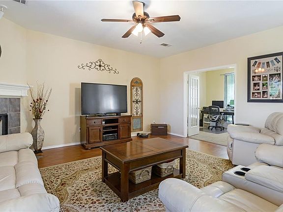 5th image of 11324 Creekwood Dr