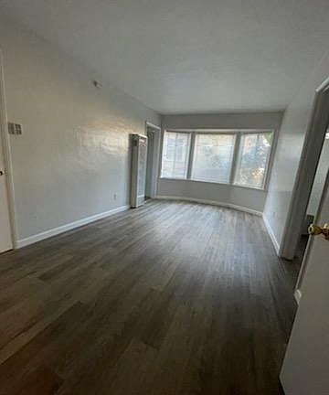 3rd image of 1007 E Ocean Blvd