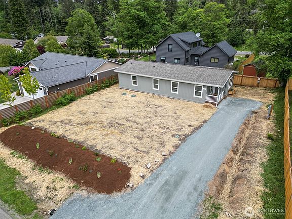 2nd image of 425 Mitchell Drive