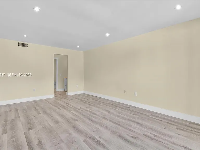 9124 Collins Ave #304 — Photo 12