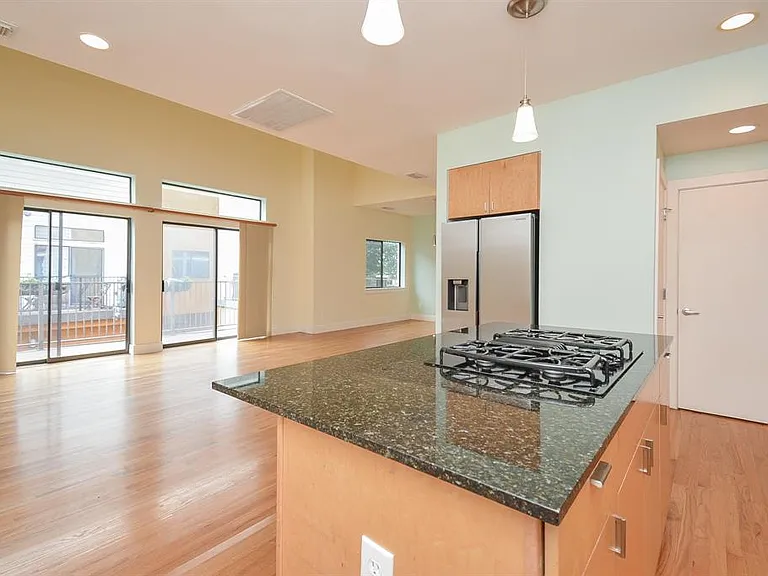 4122 Spencer St — Photo 19