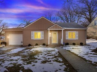 8644 Grande Pas Rd, Kansas City, MO 64114