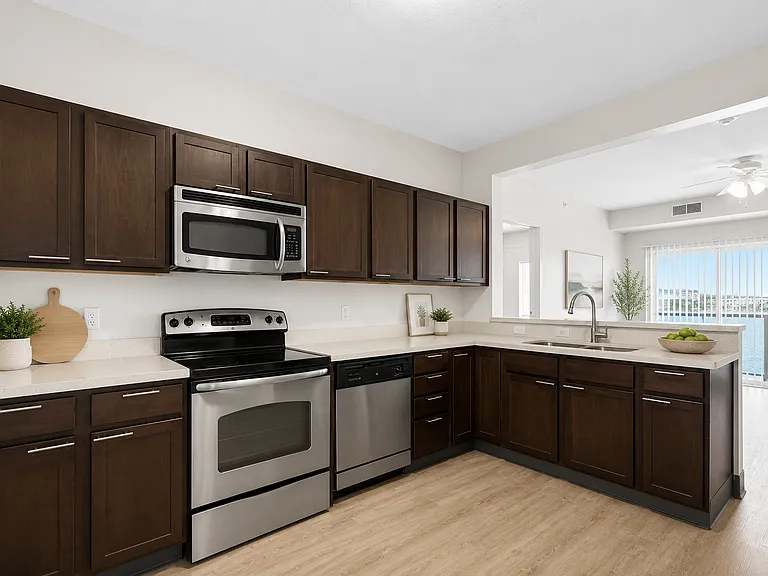 The Franklin Apartments — Photo 13