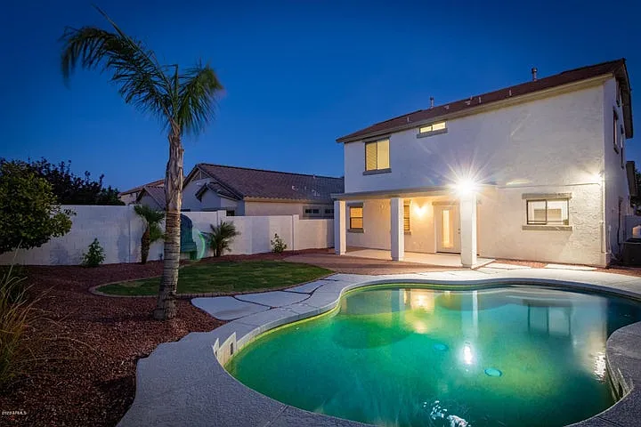 18606 W Sunnyslope Ln — Photo 43