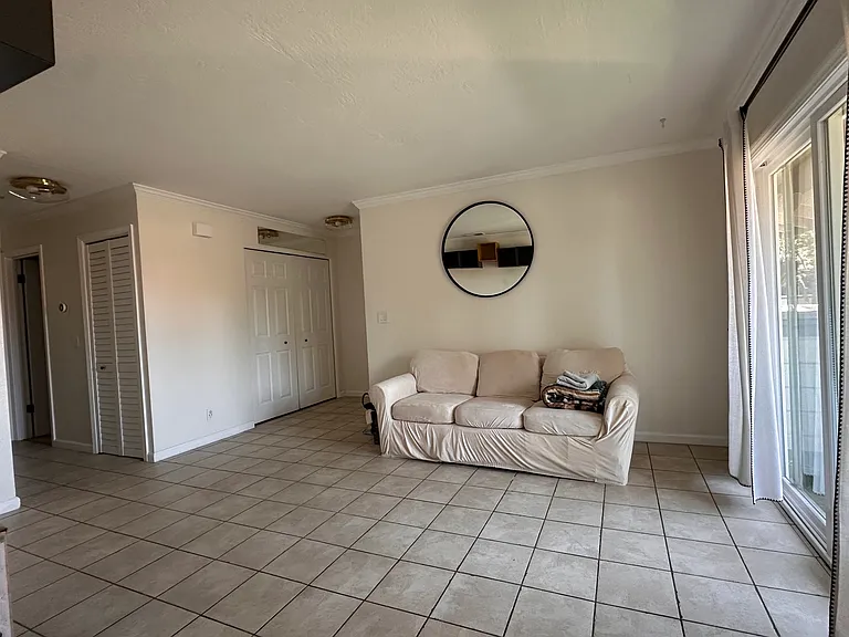 1394 Palm St #12 — Photo 1