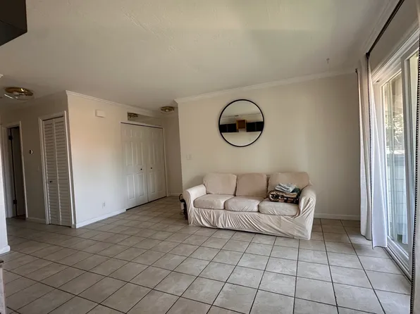 1394 Palm St #12, San Jose, CA 95110