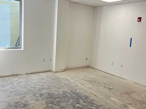 5th image of 227 N Magnolia Ave #102