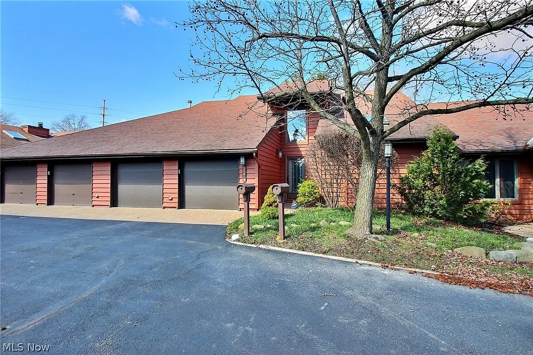 25818 Fairmount Blvd photo 1