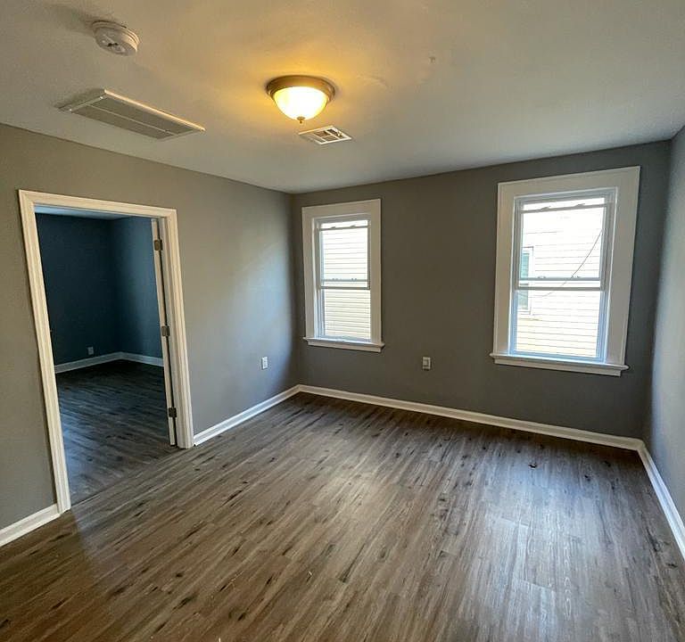 1st image of 257 Vermont Ave #2