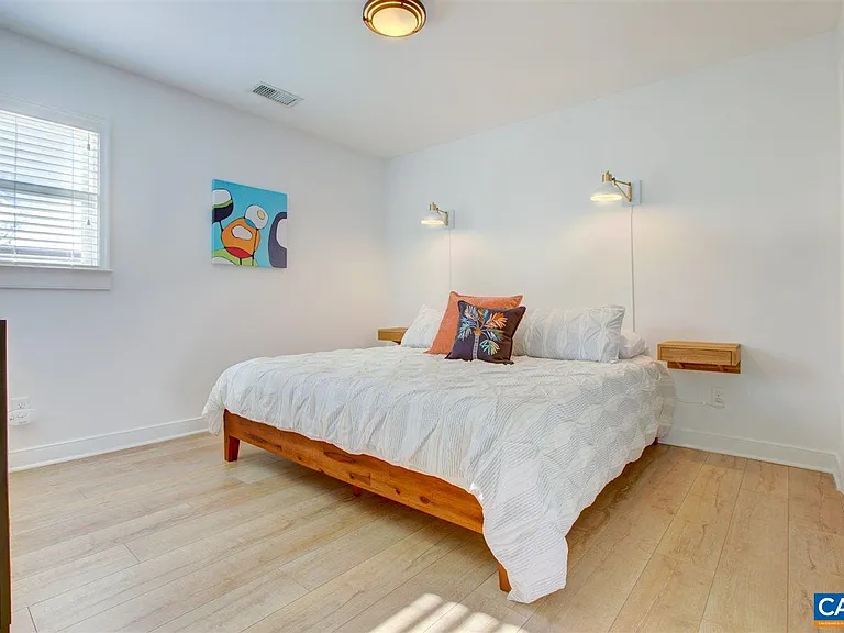 620 Belmont Ave — Photo 10