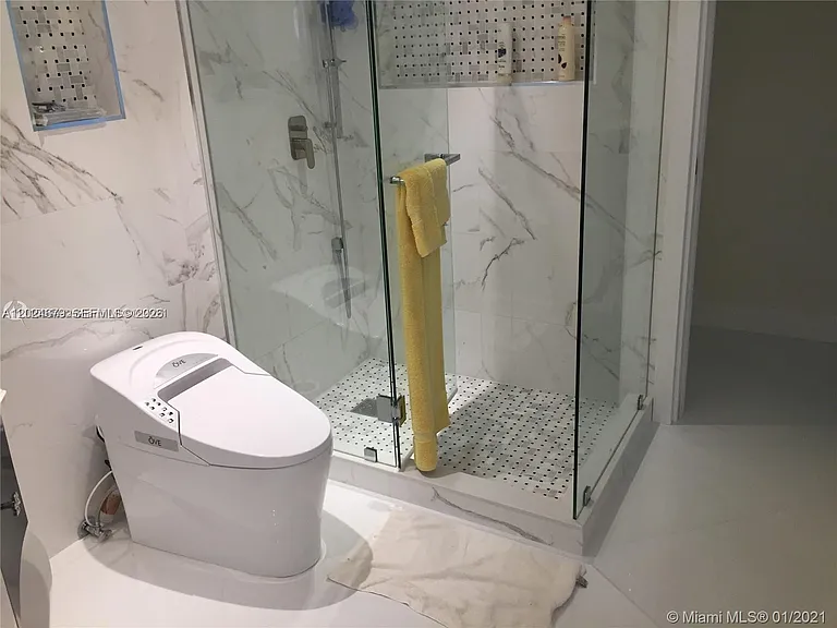 16485 Collins Ave #538 — Photo 6