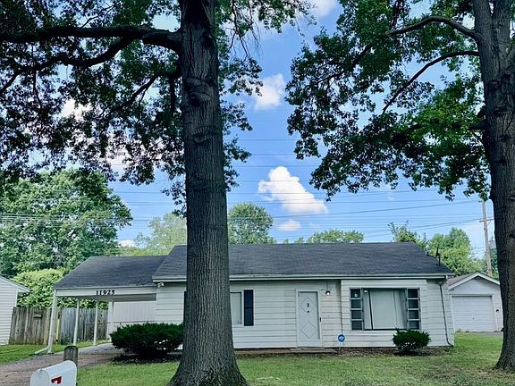 2nd image of 11925 Bridgevale Ave