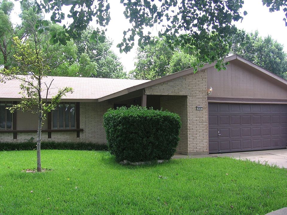 408 Waterford Circle. Arlington, TX