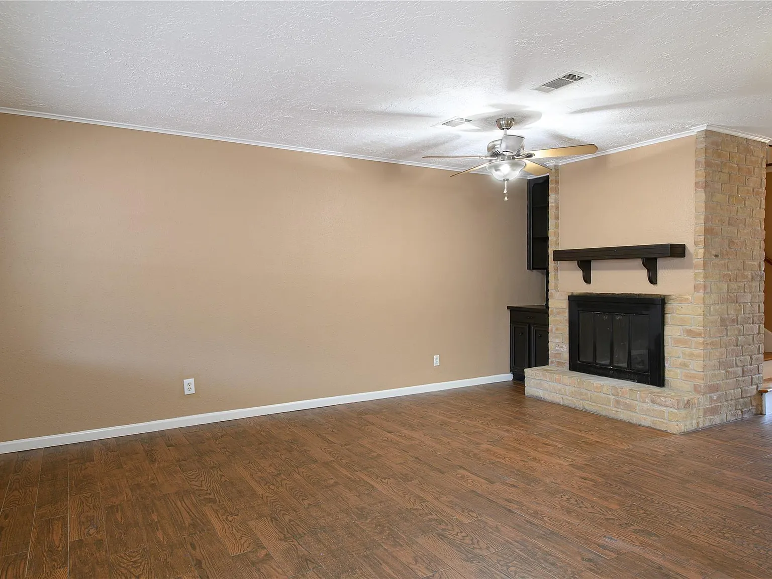 3 bed, 2.5 bath, 1680 sqft, $1,675 — Photo 4