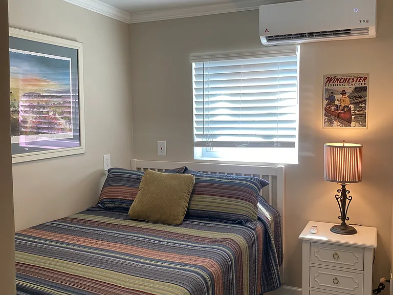 2109 Pine Tree Dr #4 — Photo 14