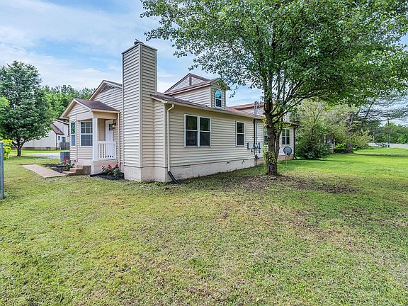 2nd image of 212 Chesapeake Pl