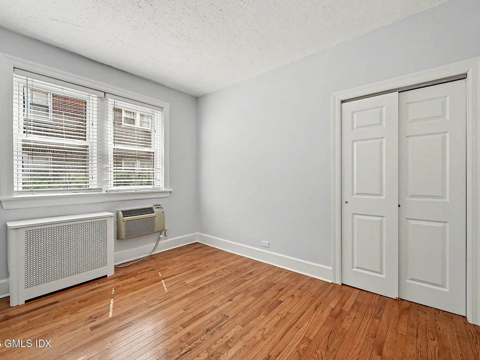 1 bed, 1.0 bath, 650 sqft, $2,200 — Photo 2