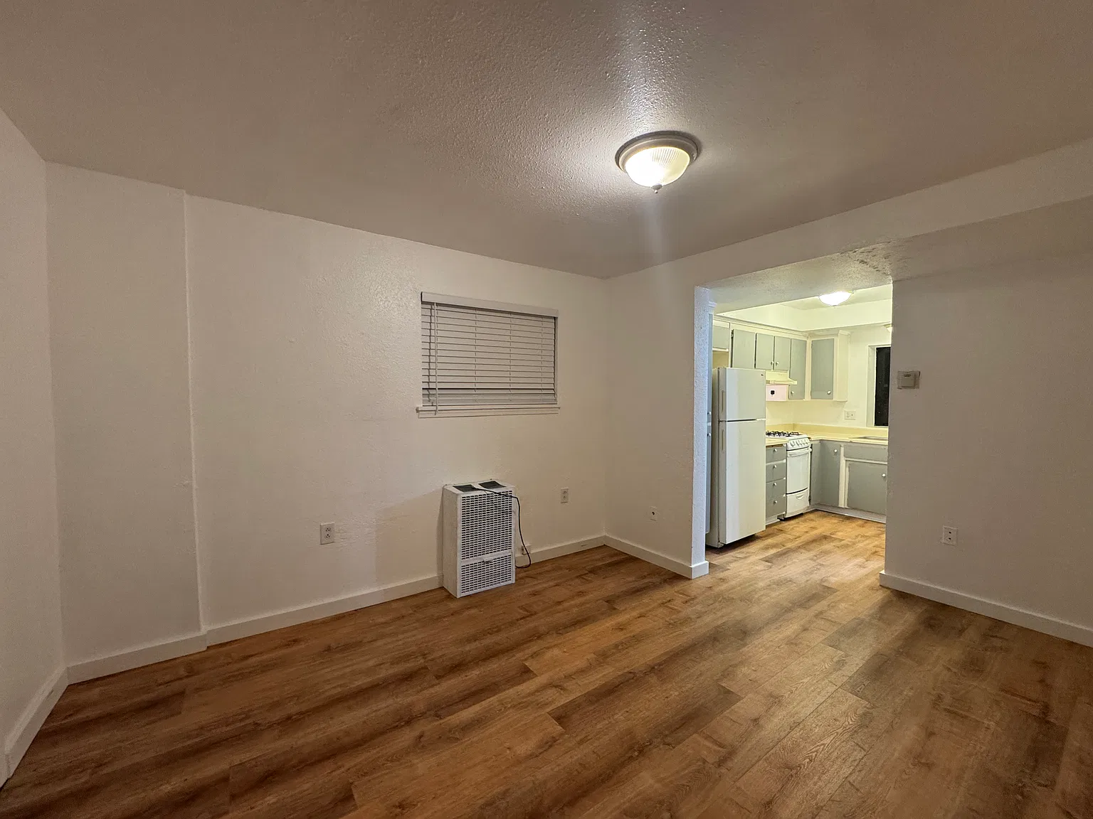 Studio, 350 sqft, $825 — Photo 3