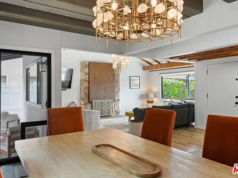 6558 Lasaine Ave — Photo 14