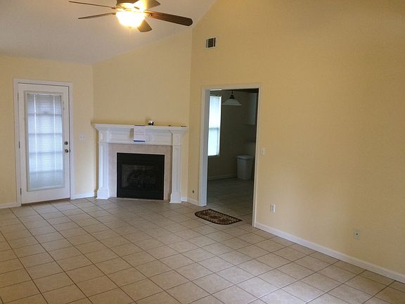 4th image of 4817 Jasmine Way
