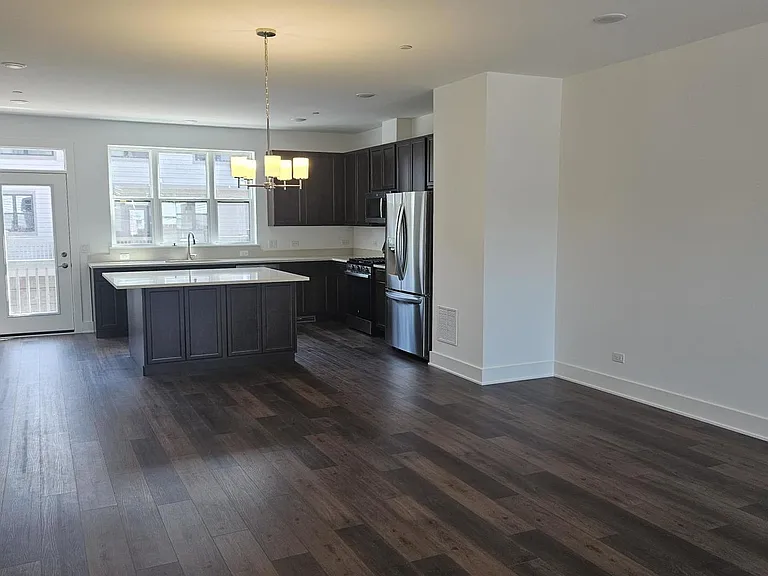 6431 Main St — Photo 3