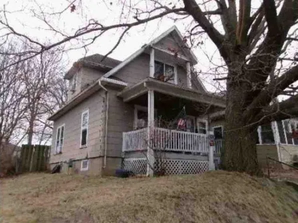 1015 S Columbia Ave, Freeport, IL 61032