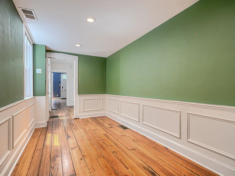 214 Warren Ave — Photo 6
