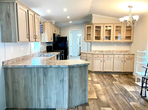4 Roby Lane, Lee, NH 03861