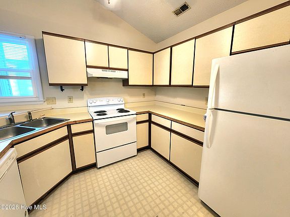 5th image of 107 Broadleaf Drive