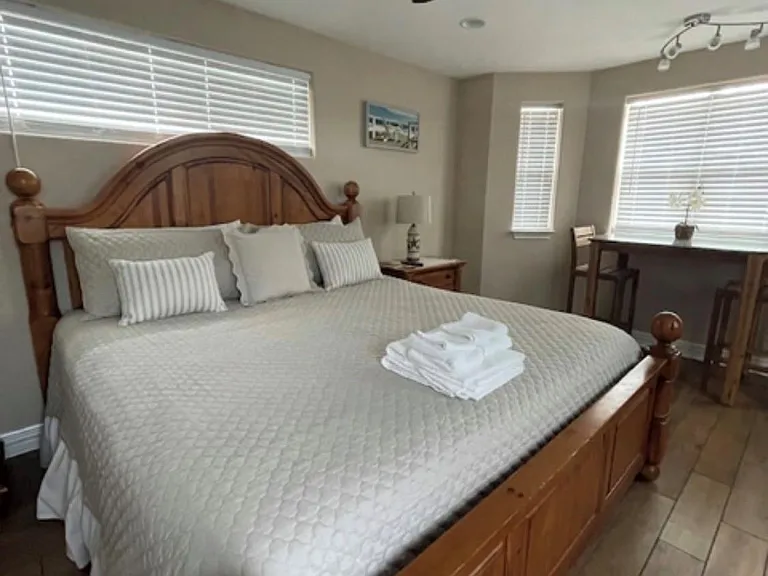 806 Kipp Ave — Photo 11