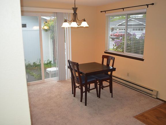 Dining room, table not available