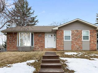 639 E Canterbury Dr SW, Calgary, AB T2W1J4