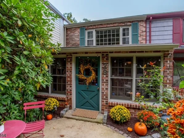 28 Brunswick Ave, Lambertville City, NJ 08530