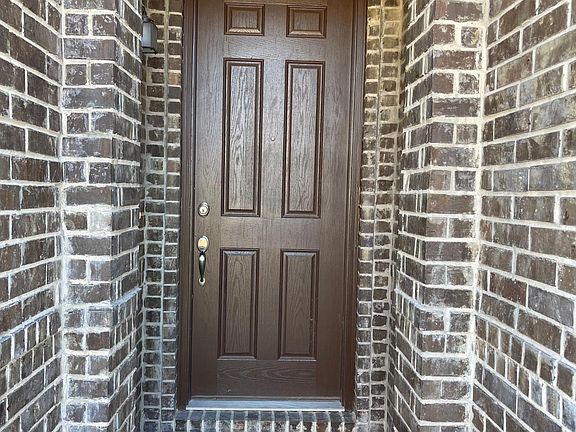 3rd image of 600 Bronze Forest Dr