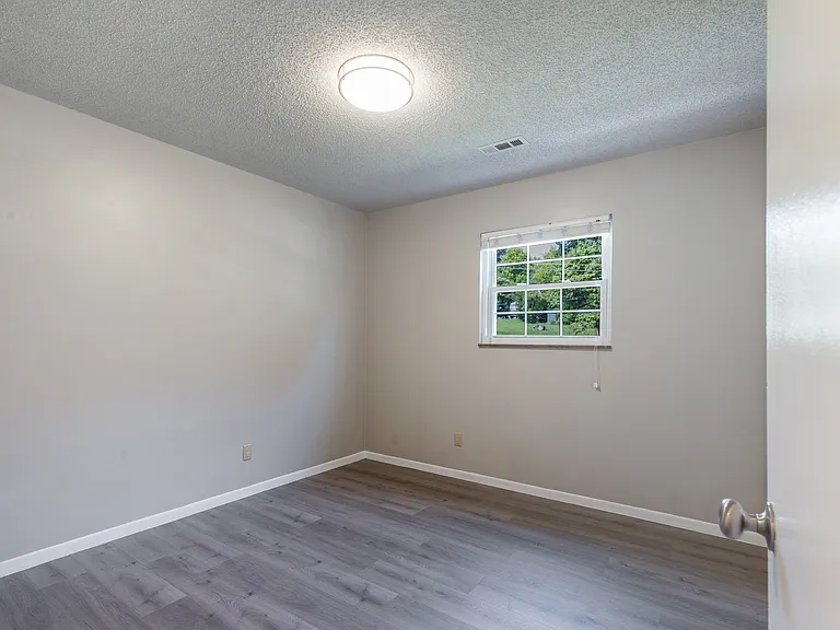 1505 Aldenwood Ln — Photo 19