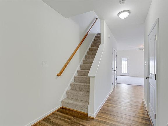 5th image of 7216 Jackson Arch Dr