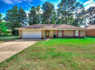 8414 Woodhill Ln, Haughton, LA 71037