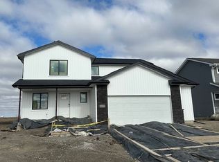 1475 Locust St, Waukee, IA 50263