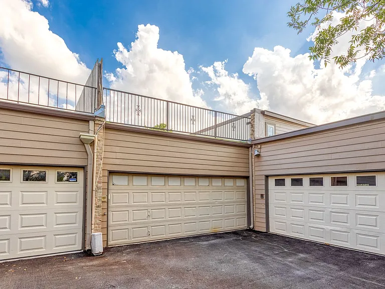 205 Chichester Pl #16 — Photo 4