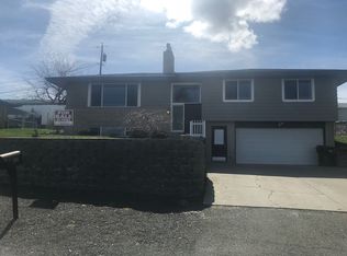 904 Riverview Ave, Selah, WA 98942