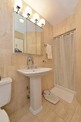 Sold by R New York | media 21