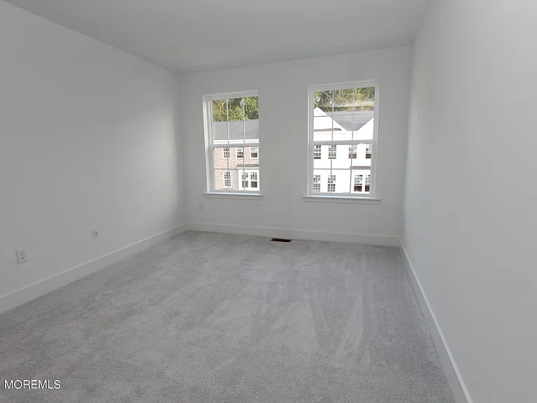 35 Crimson Dr — Photo 3