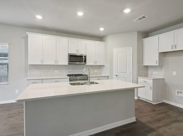 10652 Tuccenen Dr, Fort Worth, TX 76179