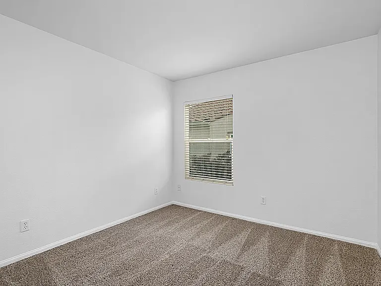 844 Covington Ave — Photo 19