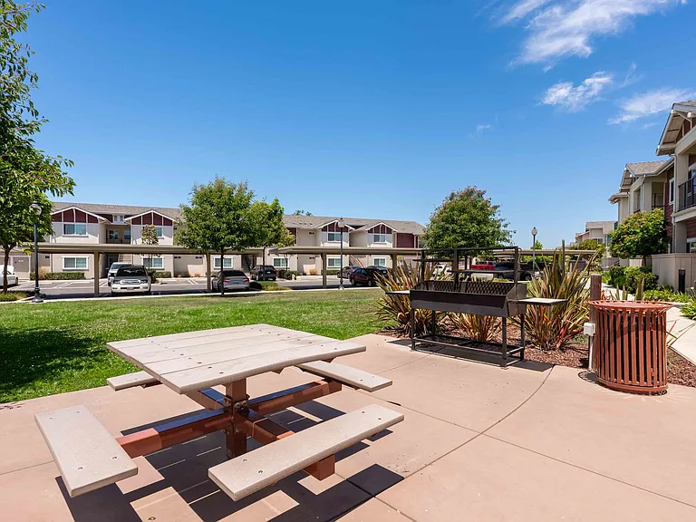 Siena Apartments — Photo 19