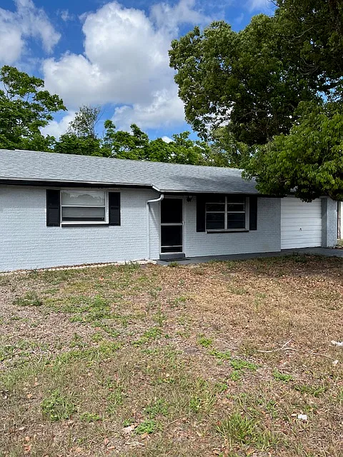 11905 Meadow Dr — Photo 3