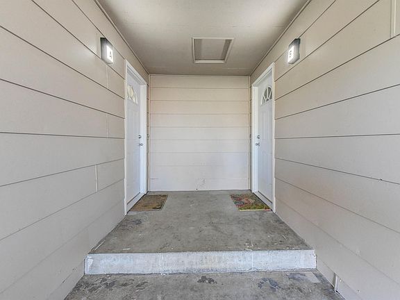 Back entrance from the carport