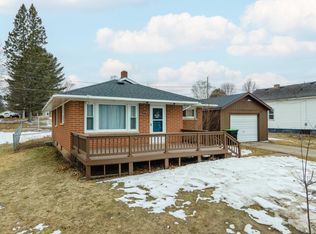 1319 N River Ave, Iron River, MI 49935